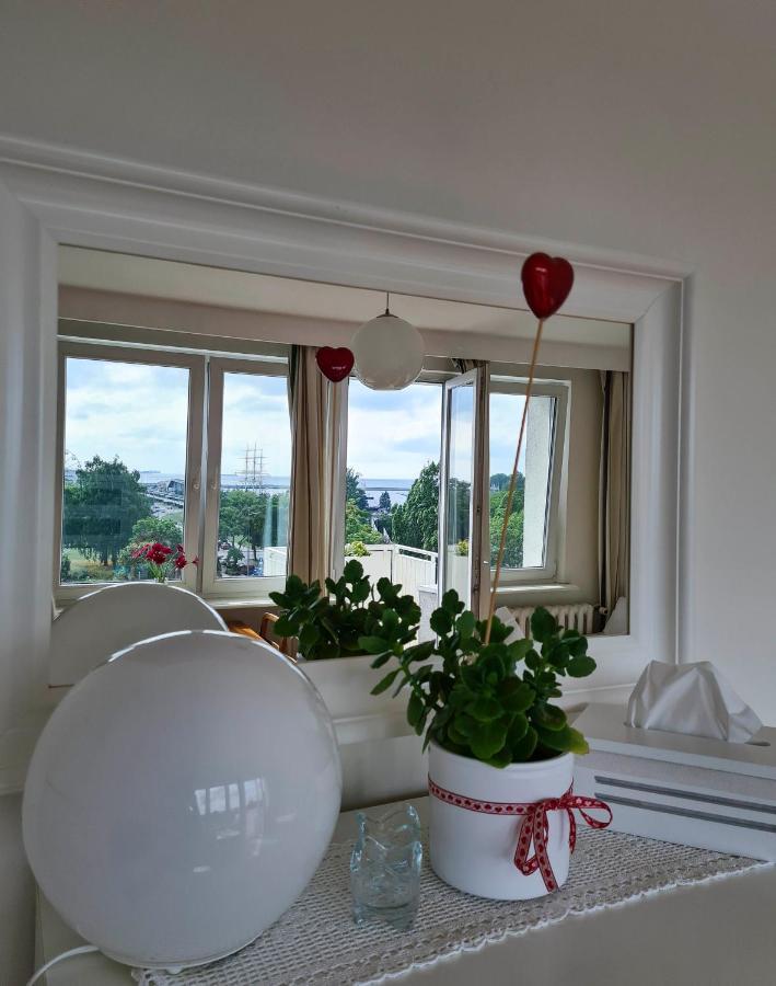 Apartment By The Sea - Kosciuszki Square Гдиня Екстериор снимка